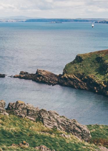 Vista de la isla Skomer, Pembrokeshire.