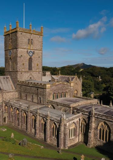 Vista de la Catedral de St David, Pembrokeshire